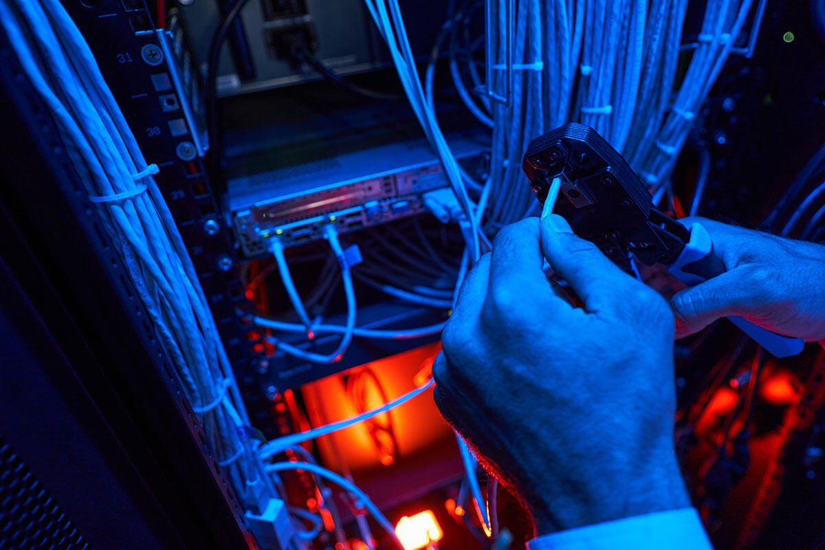 Structured network cabling in a comms rack